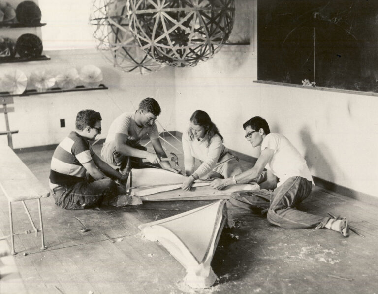 Eine Gruppe Studenten am Black Mountain College